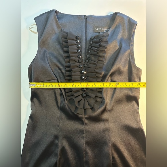 Little black v neck dress - Picture 7 of 10